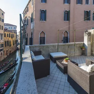 Guest house Tre Sestieri Terrace - Canal View 2024 